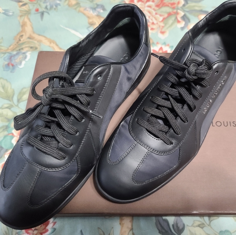 Men's all black Louis Vuitton Sneakers